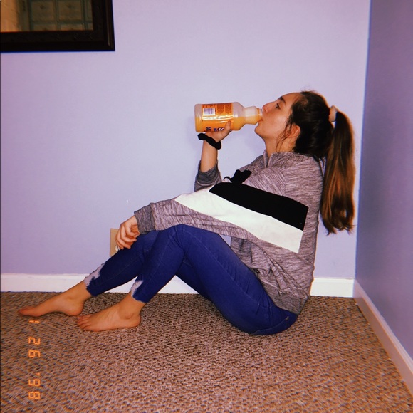 Meet your Posher, Maya - Picture 7 of 8